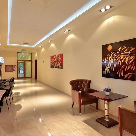 Golden Line Hotel apartamentowy 4*