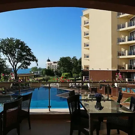 Golden Line Aparthotel 4*