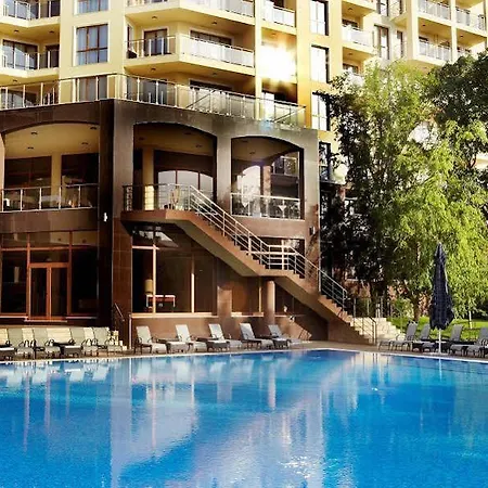 Aparthotel Golden Line 4*