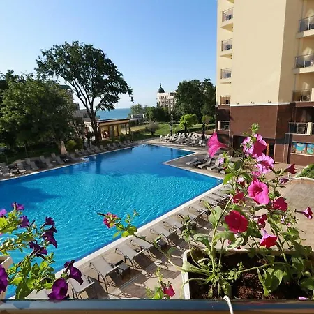 Aparthotel Golden Line