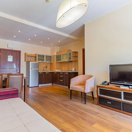 Aparthotel Golden Line