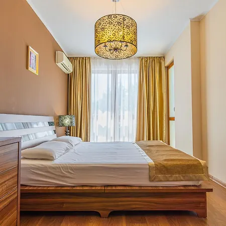 Aparthotel Golden Line 4*
