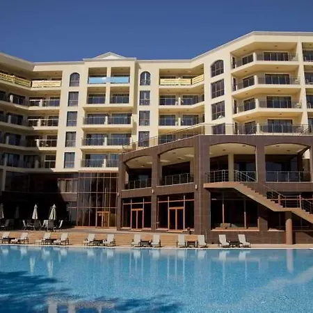 Golden Line Aparthotel 4*