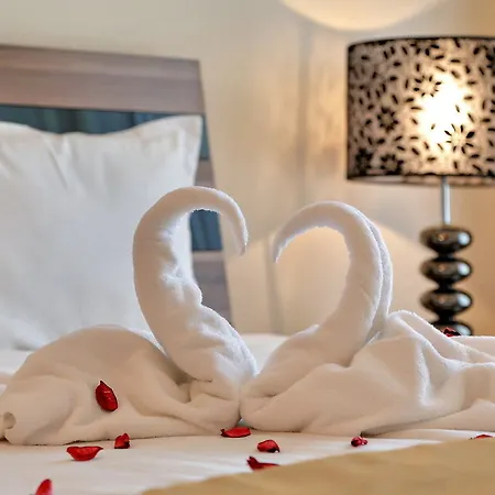 Golden Line Aparthotel 4*