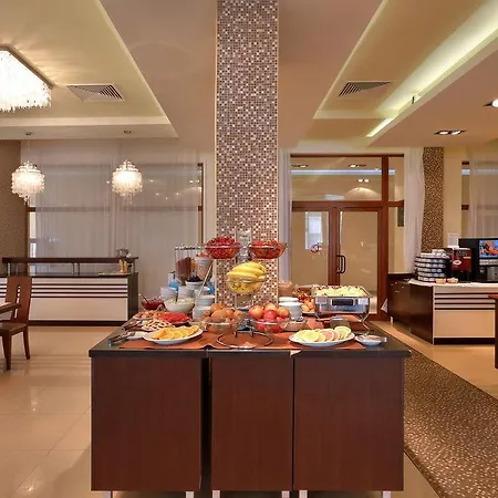 Aparthotel Golden Line 4*