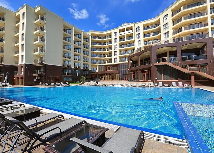 Golden Line Aparthotel 4*