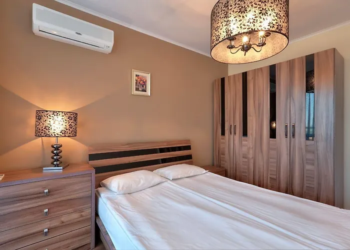 Golden Line Golden Sands